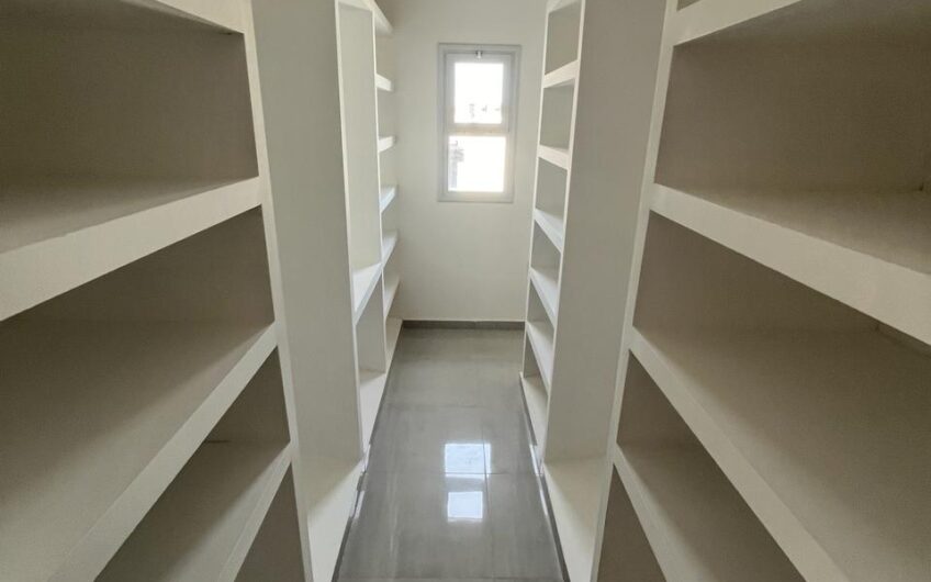 Venta – Casa 4 dormitorios – F. Oro