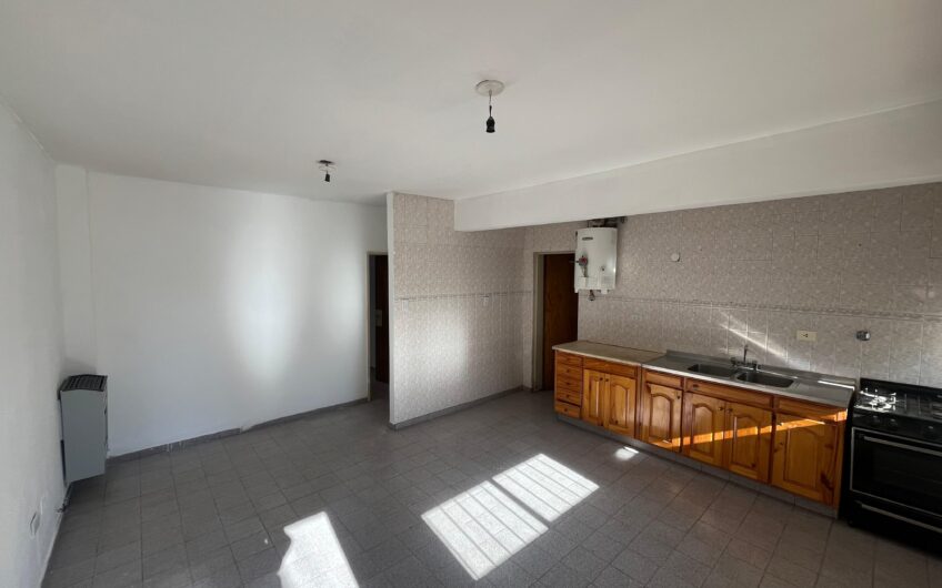 ALQUILADO – depto 1 dormitorio con patio interno – Cipolletti