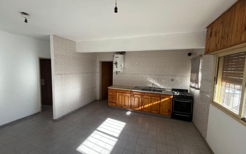 ALQUILADO – depto 1 dormitorio con patio interno – Cipolletti
