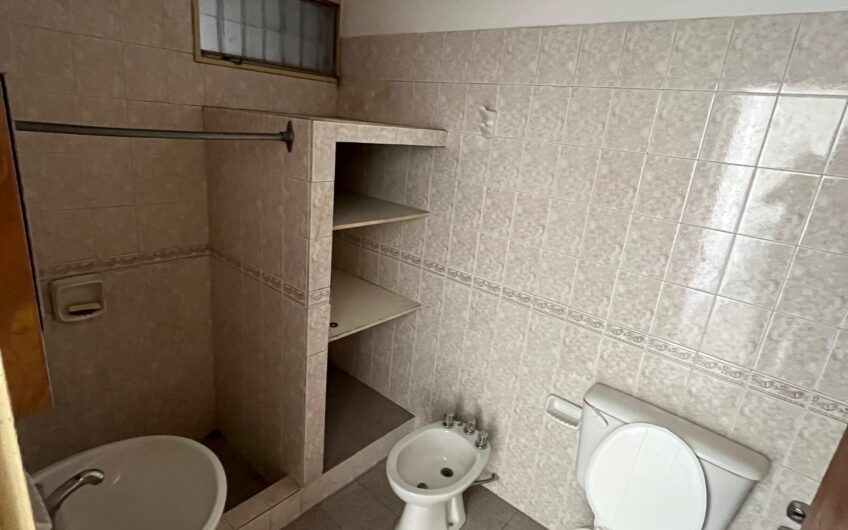 ALQUILADO – depto 1 dormitorio con patio interno – Cipolletti